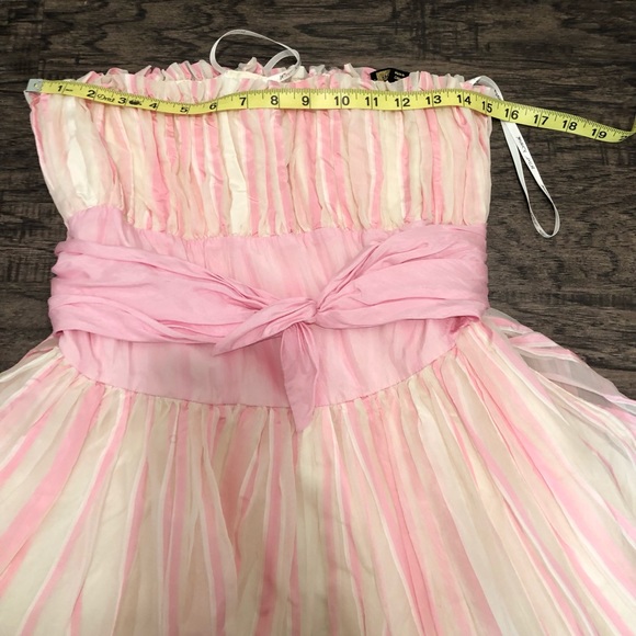 ❌Sold❌ Pink and White Betsey Johnson Dress GUC - Picture 4 of 10